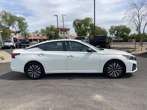 Glacier White 2025 Nissan Altima 2.5 SV