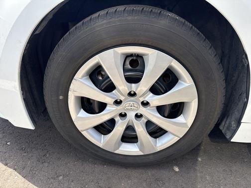 Super White 2020 Toyota Corolla LE
