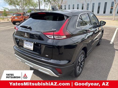 Labrador Black Pearl 2026 Mitsubishi Eclipse Cross SE