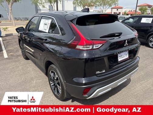 Labrador Black Pearl 2026 Mitsubishi Eclipse Cross SE