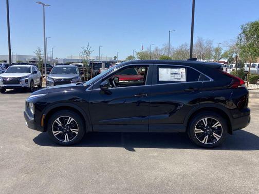 Labrador Black Pearl 2026 Mitsubishi Eclipse Cross SE