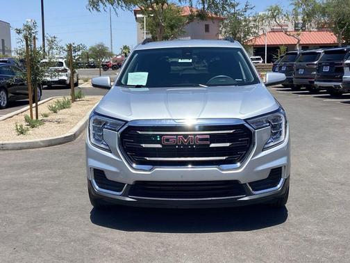 Quicksilver Metallic 2022 GMC Terrain SLE