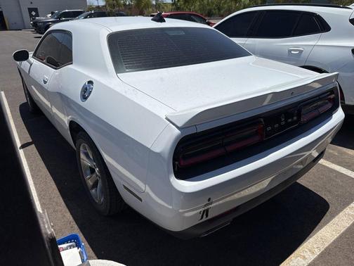 White Knuckle Clearcoat 2019 Dodge Challenger SXT