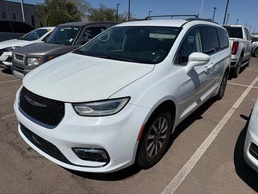 Bright White Clearcoat 2021 Chrysler Pacifica Touring L