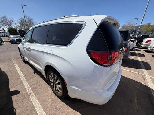 Bright White Clearcoat 2021 Chrysler Pacifica Touring L