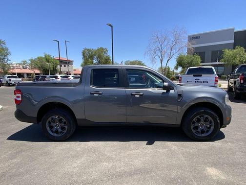 CARBONIZED GRAY METALLIC 2024 Ford Maverick XLT