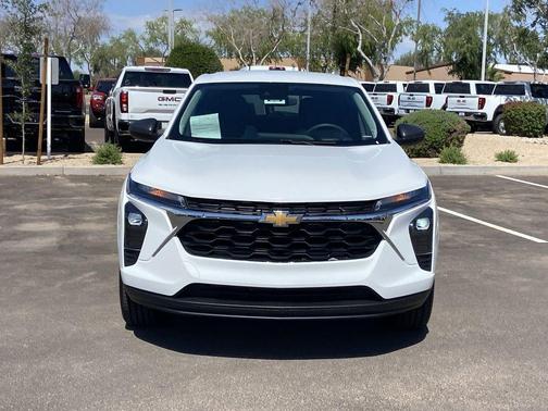 Summit White 2024 Chevrolet Trax LS