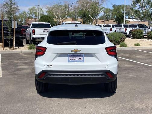 Summit White 2024 Chevrolet Trax LS