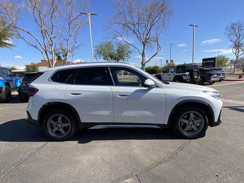 White Metallic 2025 BMW X1 xDrive28i