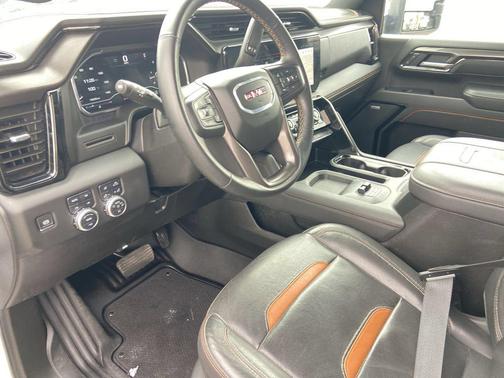 Summit White 2025 GMC Sierra 2500 AT4