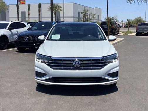 Pure White 2019 Volkswagen Jetta 1.4T SE