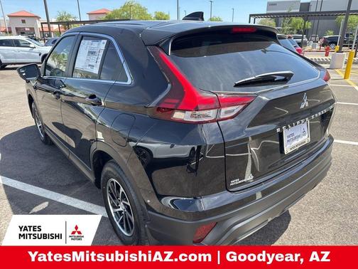 Labrador Black Pearl 2026 Mitsubishi Eclipse Cross ES