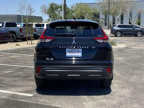 Labrador Black Pearl 2026 Mitsubishi Eclipse Cross ES