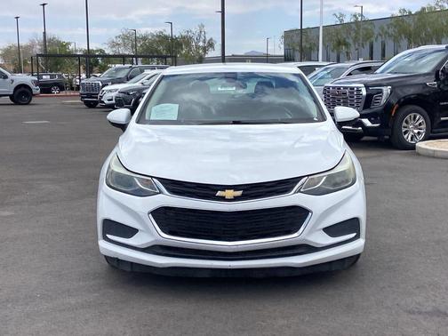 Summit White 2017 Chevrolet Cruze LT