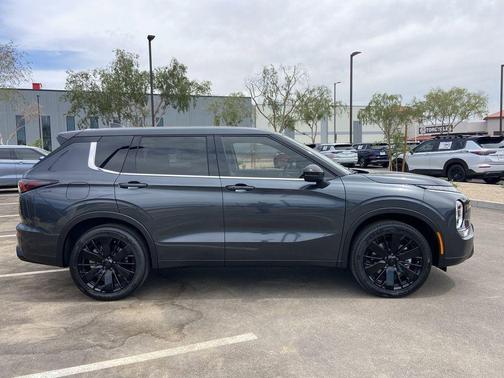 2026 Mitsubishi Outlander LE S-AWC
