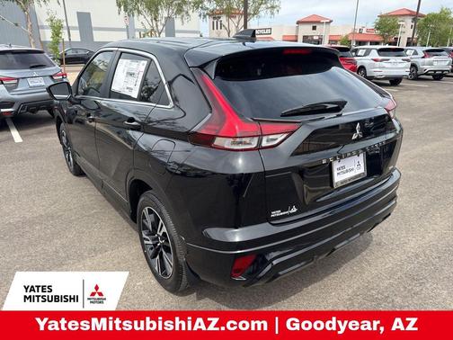 Labrador Black Pearl 2026 Mitsubishi Eclipse Cross SEL