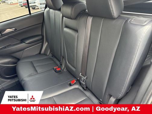 Labrador Black Pearl 2026 Mitsubishi Eclipse Cross SEL