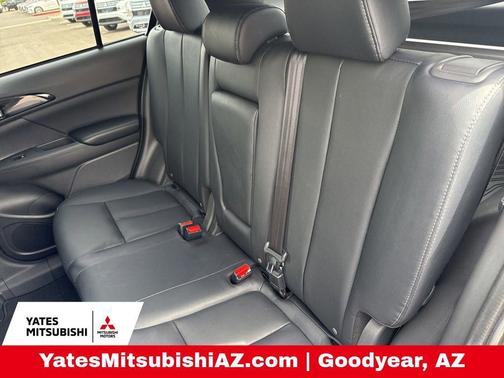 Labrador Black Pearl 2026 Mitsubishi Eclipse Cross SEL