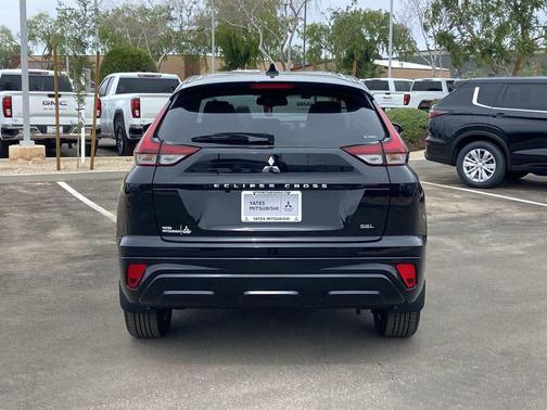 Labrador Black Pearl 2026 Mitsubishi Eclipse Cross SEL