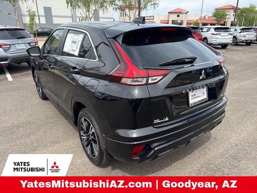 Labrador Black Pearl 2026 Mitsubishi Eclipse Cross SEL