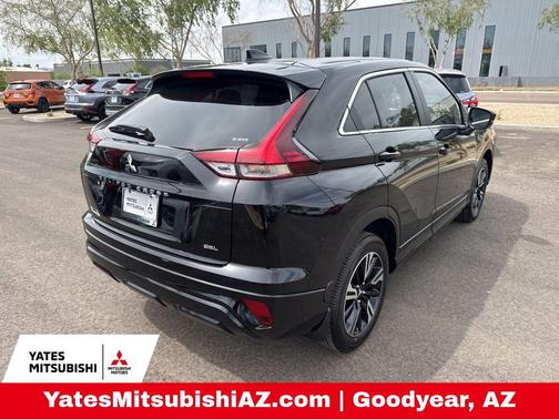 Labrador Black Pearl 2026 Mitsubishi Eclipse Cross SEL