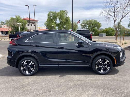 Labrador Black Pearl 2026 Mitsubishi Eclipse Cross SEL