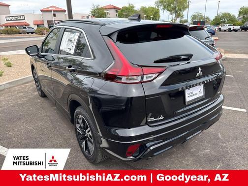 Labrador Black Pearl 2026 Mitsubishi Eclipse Cross SEL
