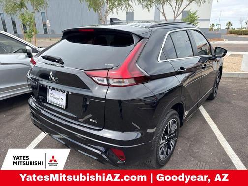 Labrador Black Pearl 2026 Mitsubishi Eclipse Cross SEL