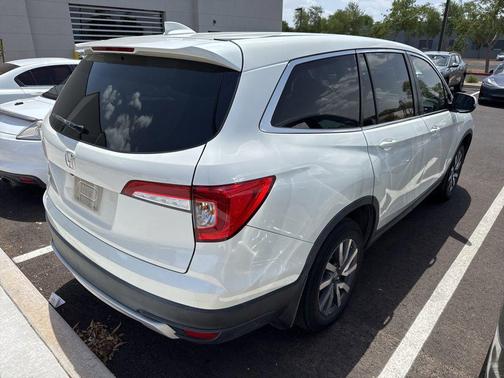 White Diamond Pearl 2019 Honda Pilot EX