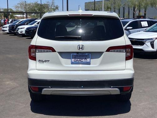 White Diamond Pearl 2019 Honda Pilot EX