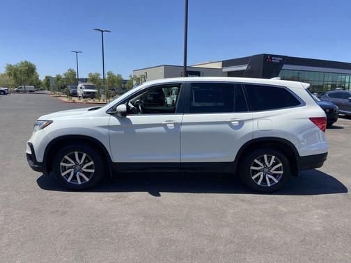 White Diamond Pearl 2019 Honda Pilot EX