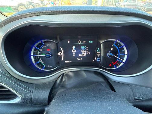 Dark Cordovan Pearlcoat 2018 Chrysler Pacifica Hybrid Limited