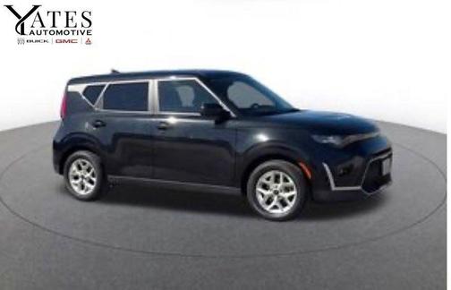 Fusion Black 2023 Kia Soul LX
