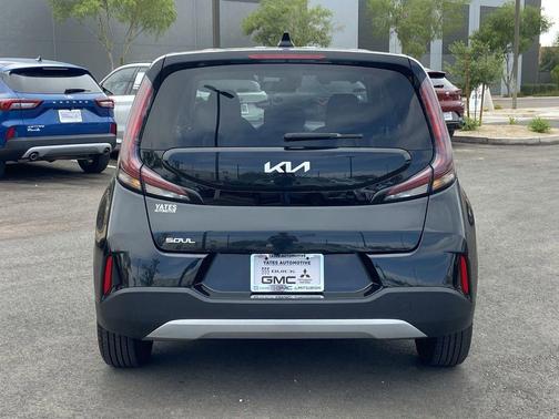 Fusion Black 2023 Kia Soul LX