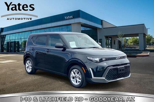 Fusion Black 2023 Kia Soul LX