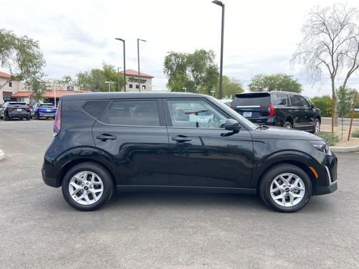 Fusion Black 2023 Kia Soul LX