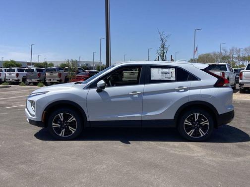 Diamond White 2026 Mitsubishi Eclipse Cross SE