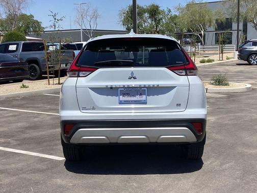 Diamond White 2026 Mitsubishi Eclipse Cross SE