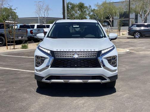 Diamond White 2026 Mitsubishi Eclipse Cross SE
