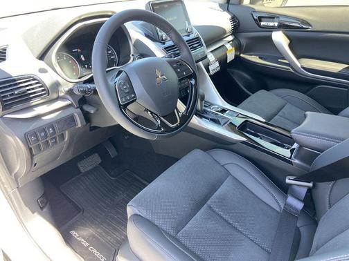 Diamond White 2026 Mitsubishi Eclipse Cross SE