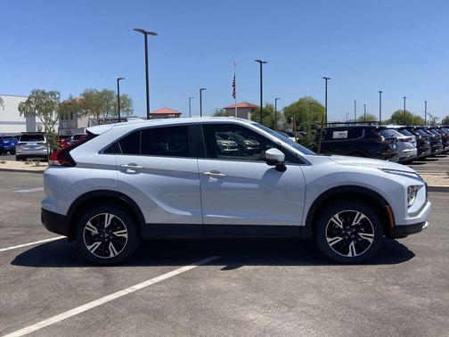 Diamond White 2026 Mitsubishi Eclipse Cross SE