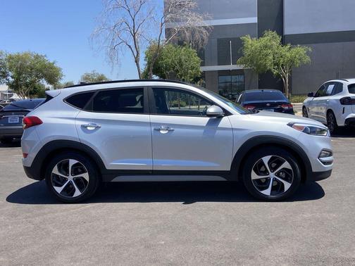 Molten Silver 2018 Hyundai TUCSON Limited