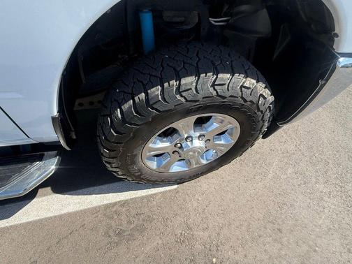 Bright White Clearcoat 2024 RAM 2500 Big Horn Crew Cab 4x4 6'4' Box