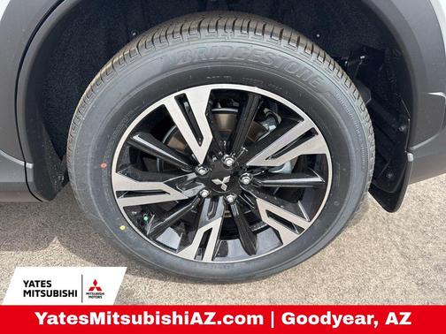 Diamond White 2026 Mitsubishi Eclipse Cross SE