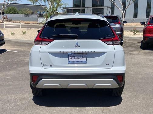 Diamond White 2026 Mitsubishi Eclipse Cross SE