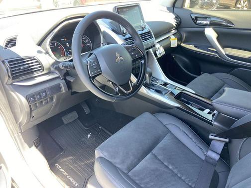 Diamond White 2026 Mitsubishi Eclipse Cross SE