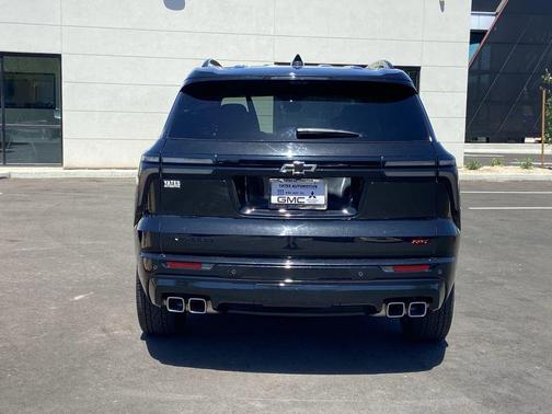 Mosaic Black Metallic 2024 Chevrolet Traverse RS