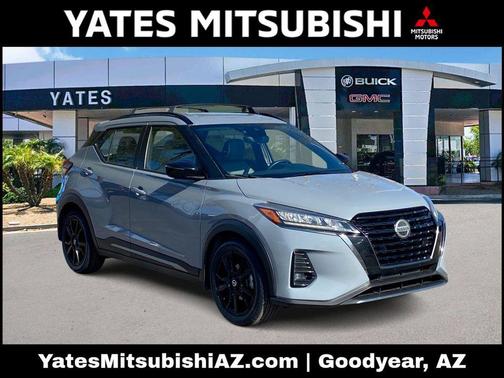 Boulder Gray Pearl 2021 Nissan Kicks SR