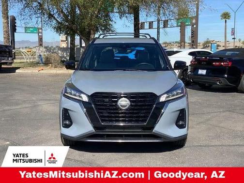 Boulder Gray Pearl 2021 Nissan Kicks SR
