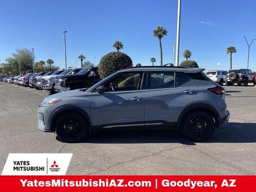 Boulder Gray Pearl 2021 Nissan Kicks SR